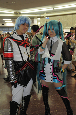 画像ギャラリー No.029のサムネイル画像 / 「初音ミク -Project DIVA- X」の試遊もできる「マジカルミライ 2015」が開催中。企画展とライブ初日の模様を合わせて紹介