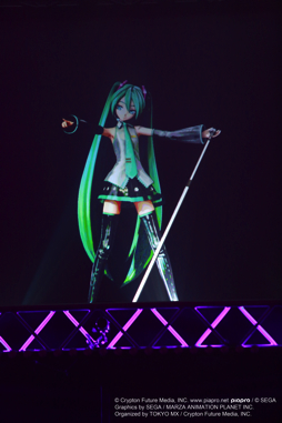 画像ギャラリー No.033のサムネイル画像 / 「初音ミク -Project DIVA- X」の試遊もできる「マジカルミライ 2015」が開催中。企画展とライブ初日の模様を合わせて紹介