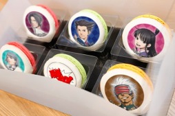 画像ギャラリー No.005のサムネイル画像 / 「逆転裁判」シリーズの定番柄ケーキとマカロンが4月上旬に発売
