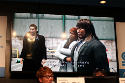 画像ギャラリー No.007のサムネイル画像 / セガフェスの「龍が如く6 命の詩。」ステージにて,横山P&阪本Dが「クランクリエイター」を解説。ブシロードのカード付きウエハースとのコラボレーションも発表