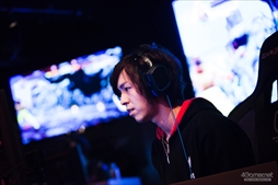 画像ギャラリー No.041のサムネイル画像 / 「鉄拳7」の日本王者が決定。バンダイナムコエンターテインメント公式大会“日本王者決定戦FINAL”フォトレポート