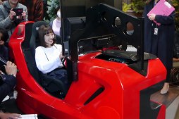 画像ギャラリー No.006のサムネイル画像 / レーサーの松田次生選手が「グランツーリスモSPORT」で快走! 「Sony Square Grand Prix」スペシャルトークショーレポート