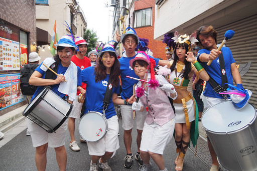 画像ギャラリー No.020のサムネイル画像 / 今年のテーマは「パズドラクロス」。浅草サンバカーニバルにガンホーアミーゴスが5度めの参加!