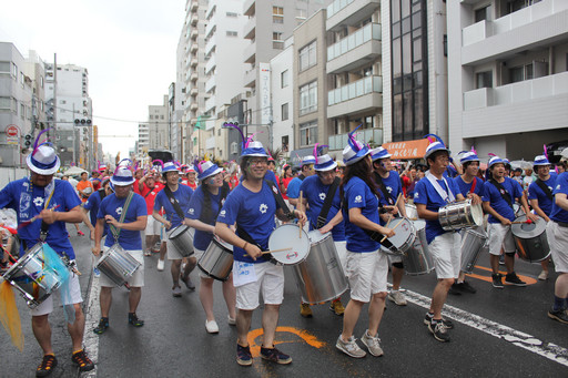 画像ギャラリー No.021のサムネイル画像 / 今年のテーマは「パズドラクロス」。浅草サンバカーニバルにガンホーアミーゴスが5度めの参加!