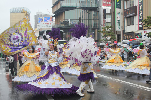 画像ギャラリー No.025のサムネイル画像 / 今年のテーマは「パズドラクロス」。浅草サンバカーニバルにガンホーアミーゴスが5度めの参加!