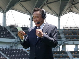 画像ギャラリー No.008のサムネイル画像 / 「激突!! Jリーグ プニコンサッカー」,松木安太郎氏が出演するTVCMを放映