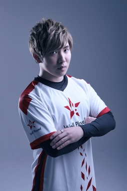 画像ギャラリー No.002のサムネイル画像 / けんつめし選手が「クラッシュ・ロワイヤル」の予選大会で優勝。東アジア予選に日本代表選手として参戦