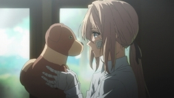 画像ギャラリー No.018のサムネイル画像 / 「そうだ アニメ,見よう」第47回は京アニ制作の「ヴァイオレット・エヴァーガーデン」。自動手記人形の少女の成長物語