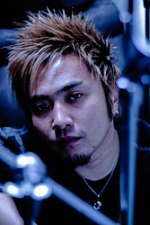 画像ギャラリー No.003のサムネイル画像 / ライブ&トークイベント「オカジモネ〜JGMFへの道〜」の第2回が6月24日に開催。ゲストは成田 勤氏