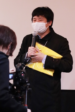 画像ギャラリー No.009のサムネイル画像 / ペンギンの“たかやしき”も会場に駆けつけた「CARAVAN STORIES」先行デュエル大会をレポート