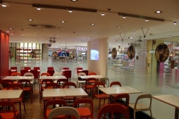 画像ギャラリー No.003のサムネイル画像 / 「文豪とアルケミスト×スイーツパラダイス」コラボカフェ初日をレポート。いたずら心に溢れた,乱歩の“青いおにぎり”の味は?