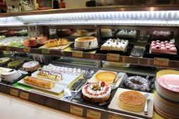 画像ギャラリー No.006のサムネイル画像 / 「文豪とアルケミスト×スイーツパラダイス」コラボカフェ初日をレポート。いたずら心に溢れた,乱歩の“青いおにぎり”の味は?