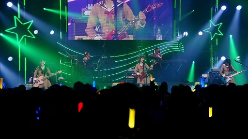 画像ギャラリー No.005のサムネイル画像 / 「バンドリ!ガルパ」,ガルパラッピングの山手線が運行中