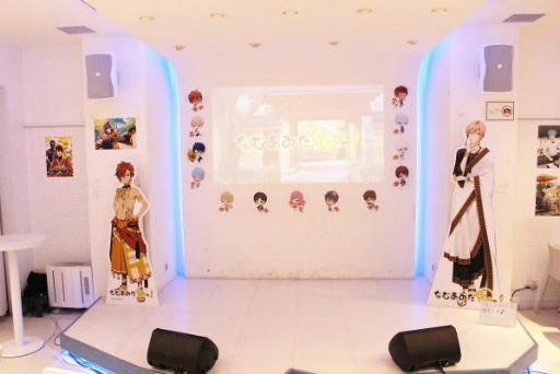 画像ギャラリー No.002のサムネイル画像 / 「なむあみだ仏っ!」コラボカフェが開店,お参りエリア&ビンゴ大会の情報も