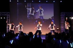 画像ギャラリー No.009のサムネイル画像 / リリース前とは思えない盛り上がり! 新曲も初披露された“『Readyyy!』ゴー☆ルドステージ Vol.1 〜僕ら、明日に向かって歌います!〜”レポート