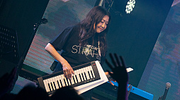  No.047Υͥ / ֥쥤եפʤɤγڶʤԻͤΥ󥸤դǤ줿Rayz Music Live -STRAHL-פͤҲ𡣥饤CD/BDξܺ٤ȯɽ