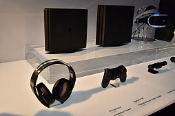 画像ギャラリー No.007のサムネイル画像 / 西川善司撮影,PlayStation 4 Proと薄型PlayStation 4の実機写真集