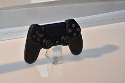 画像ギャラリー No.009のサムネイル画像 / 西川善司撮影,PlayStation 4 Proと薄型PlayStation 4の実機写真集