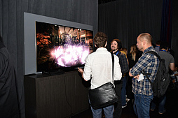 画像ギャラリー No.017のサムネイル画像 / 西川善司撮影,PlayStation 4 Proと薄型PlayStation 4の実機写真集