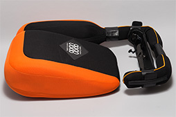 画像集#006のサムネイル/タブレットでのごろ寝プレイをサポートするクッション「goron」で,徹底的にごろごろしてみた