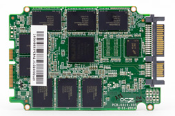 画像集#011のサムネイル/「Radeon R7 SSD」レビュー。AMDとOCZのコラボで登場したSSDの特徴と性能を探る