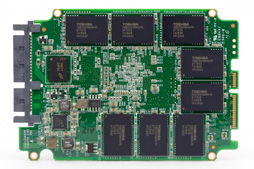 画像集#012のサムネイル/「Radeon R7 SSD」レビュー。AMDとOCZのコラボで登場したSSDの特徴と性能を探る