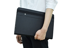 画像ギャラリー No.007のサムネイル画像 / PS4用と謳う解像度1366×768ドットの15.6インチポータブルディスプレイがHORIから発売