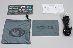 画像集 No.008のサムネイル画像 / カスタマイズ可能なPC&PS4用ゲームパッド「Revolution Pro Controller 2」レビュー。4つの追加ボタンと調整可能なアナログスティックが魅力