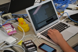 画像集#066のサムネイル/「スマートフォンアプリジャム2014」2日目昼から最終プレゼンまでの模様をレポート。ガンホー森下氏×コロプラ柳澤氏の討論会も実施