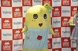 画像ギャラリー No.009のサムネイル画像 / 話題のゆるキャラ(?)「ふなっしー」がタイトーステーションに来店。自身のプライズ景品を紹介したイベントの模様をレポート