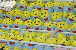 画像ギャラリー No.016のサムネイル画像 / 話題のゆるキャラ(?)「ふなっしー」がタイトーステーションに来店。自身のプライズ景品を紹介したイベントの模様をレポート