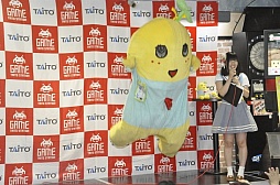 画像ギャラリー No.022のサムネイル画像 / 話題のゆるキャラ(?)「ふなっしー」がタイトーステーションに来店。自身のプライズ景品を紹介したイベントの模様をレポート