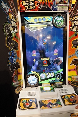 画像ギャラリー No.003のサムネイル画像 / PlayStationやメガドライブがトランスフォームする新商品も登場。「2015タカラトミーアーツ新春商談会」をレポート