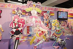 画像ギャラリー No.008のサムネイル画像 / PlayStationやメガドライブがトランスフォームする新商品も登場。「2015タカラトミーアーツ新春商談会」をレポート