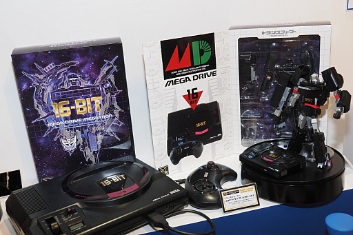 画像ギャラリー No.012のサムネイル画像 / PlayStationやメガドライブがトランスフォームする新商品も登場。「2015タカラトミーアーツ新春商談会」をレポート