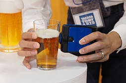 画像ギャラリー No.018のサムネイル画像 / PlayStationやメガドライブがトランスフォームする新商品も登場。「2015タカラトミーアーツ新春商談会」をレポート