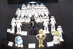 画像ギャラリー No.022のサムネイル画像 / PlayStationやメガドライブがトランスフォームする新商品も登場。「2015タカラトミーアーツ新春商談会」をレポート