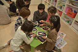 画像集#003のサムネイル/バンタンゲームアカデミーの学生が子供達のためにアナログゲームを企画制作