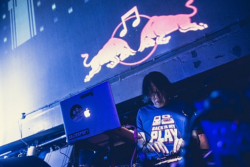 画像集#008のサムネイル/“ゲーム音楽”をテーマに,ミュージシャン,クリエイター,そしてオーディエンスが一体に。「RBMA PRESENTS 1UP: CART DIGGERS LIVE」をレポート