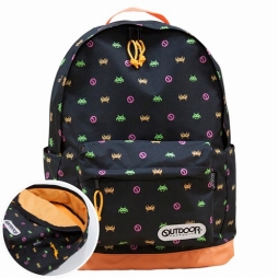 画像ギャラリー No.003のサムネイル画像 / 「スペースインベーダー」のデイパックが全国のタイトーアミューズメント施設で2月13日に発売