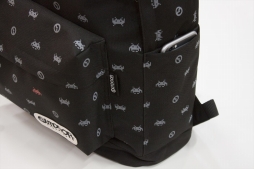 画像ギャラリー No.007のサムネイル画像 / 「スペースインベーダー」のデイパックが全国のタイトーアミューズメント施設で2月13日に発売