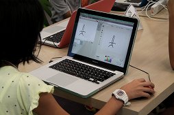 画像ギャラリー No.005のサムネイル画像 / ネクソンのキャラクターを使った子供向けのプログラミングイベント「2016年夏休みネクソン1日社員体験」をレポート