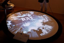 画像ギャラリー No.003のサムネイル画像 / 高橋名人が「人狼」でAIと対決! VR映像とプロジェクションマッピングを用いるゲームスペース「VR人狼渋谷」で行われたイベントをレポート