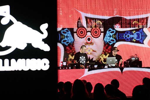 画像ギャラリー No.004のサムネイル画像 / LIQUIDROOMが「ベア・ナックル」や「LSD」のサウンドで包まれた。レッドブルのゲーム音楽イベント「DIGGIN' IN THE CARTS」をレポート