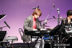 画像ギャラリー No.013のサムネイル画像 / 「大人のためのゲーム音楽会Vol.3」レポート。伊藤賢治氏,篠田元一氏,岩垂徳行氏,そして古代祐三氏が制作秘話と共に演奏を披露