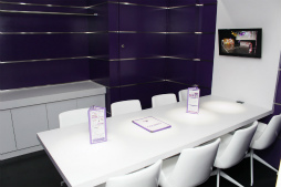 画像ギャラリー No.005のサムネイル画像 / VRやARゲームを体験しながら,食事も楽しめる「VREX 渋谷宮益坂店」が本日オープン。記念イベントでは叶 美香さんがVRを体験