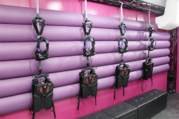 画像ギャラリー No.010のサムネイル画像 / VRやARゲームを体験しながら,食事も楽しめる「VREX 渋谷宮益坂店」が本日オープン。記念イベントでは叶 美香さんがVRを体験