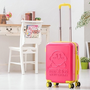 画像ギャラリー No.001のサムネイル画像 / ヴィレヴァンオンラインにて「星のカービィ25周年スーツケース」が販売開始