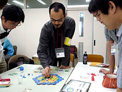 画像集#013のサムネイル/デジタルゲーム開発者を対象に，ボードゲームのデザインを考えるワークショップ開催。講師は“あの”鈴木銀一郎氏