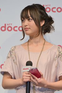 画像ギャラリー No.024のサムネイル画像 / Android 3.0搭載タブレット「Optimas Pad L-06C」は3月下旬発売予定。「Xperia arc SO-01C」「MEDIAS N-04C」も発表された「NTTドコモ 新モデル発表会 2011春」レポート